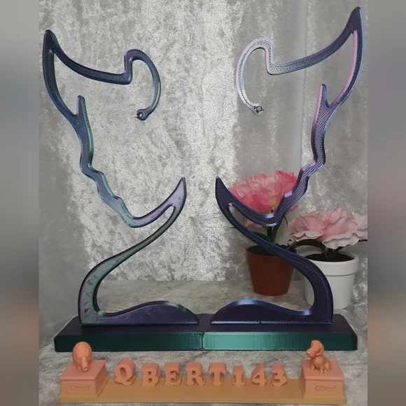 Handmade Earring Stand 3D Printed Chameleon Color - Picture 3 of 6